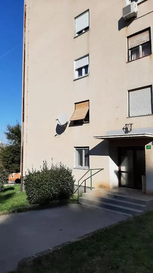 Nada 5 - Apartman S Pogledom Na More Daire Pula 0*,