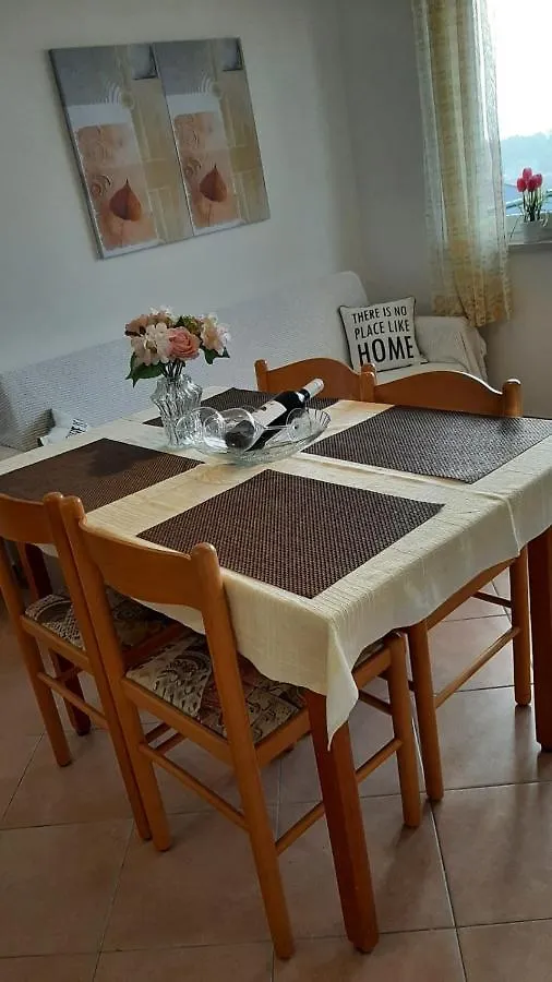 Appartamento Nada 5 - Apartman S Pogledom Na More Pola